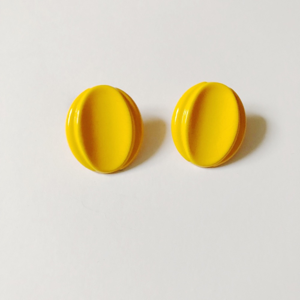 3 x $20 💸 Vintage earrings